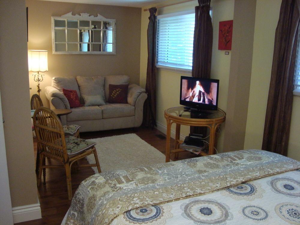 Paddington Place Bed & Breakfast Oshawa Exterior photo